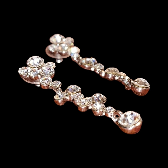 Elegant Silver Crystal Drop Earrings - Picture 6 of 11